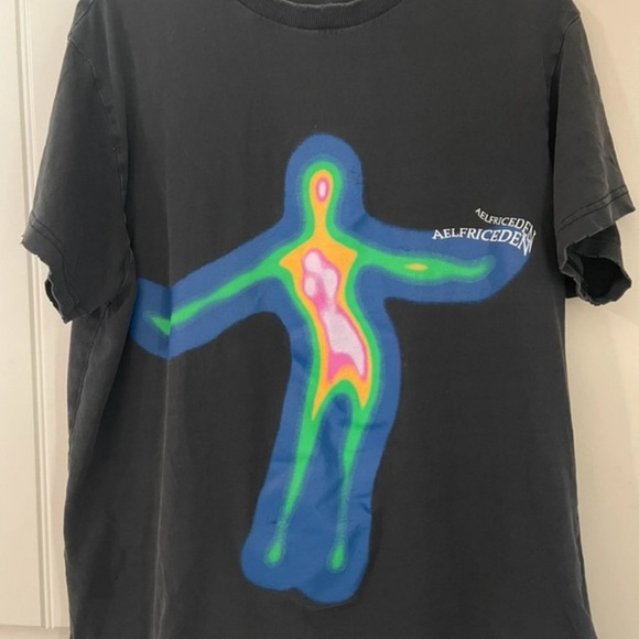 Aelfric Eden Black Tee with Vibrant Graphic - Picture 1 of 2
